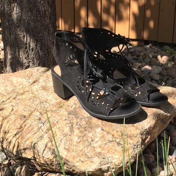 Esprit lotus cutout lace up sandals - Picture 2 of 3
